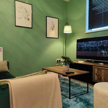 City Centered 2 Bed Serviced Apartment- Sherpa Homes Swindon Esterno foto