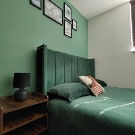City Centered 2 Bed Serviced Apartment- Sherpa Homes Swindon Esterno foto