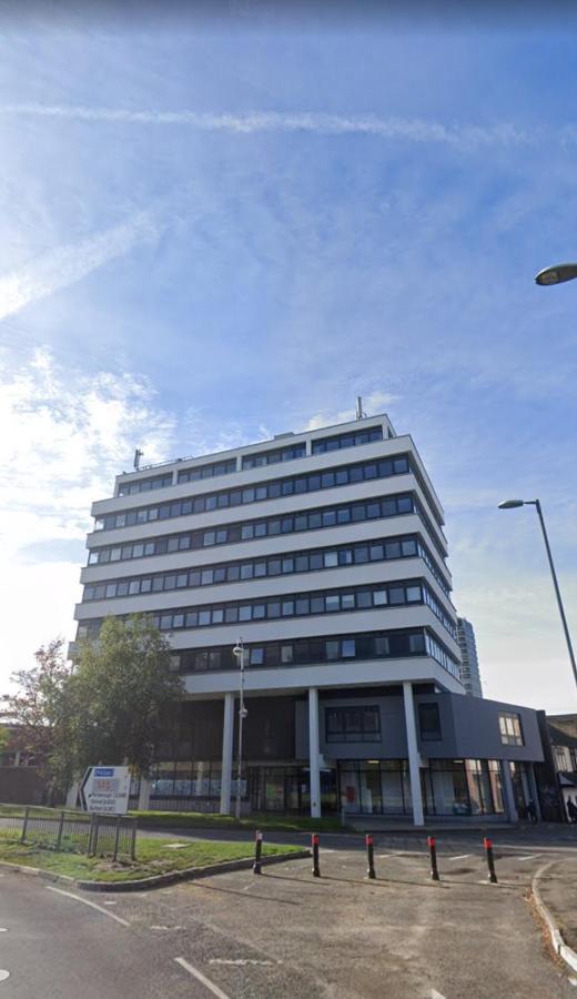 City Centered 2 Bed Serviced Apartment- Sherpa Homes Swindon Esterno foto