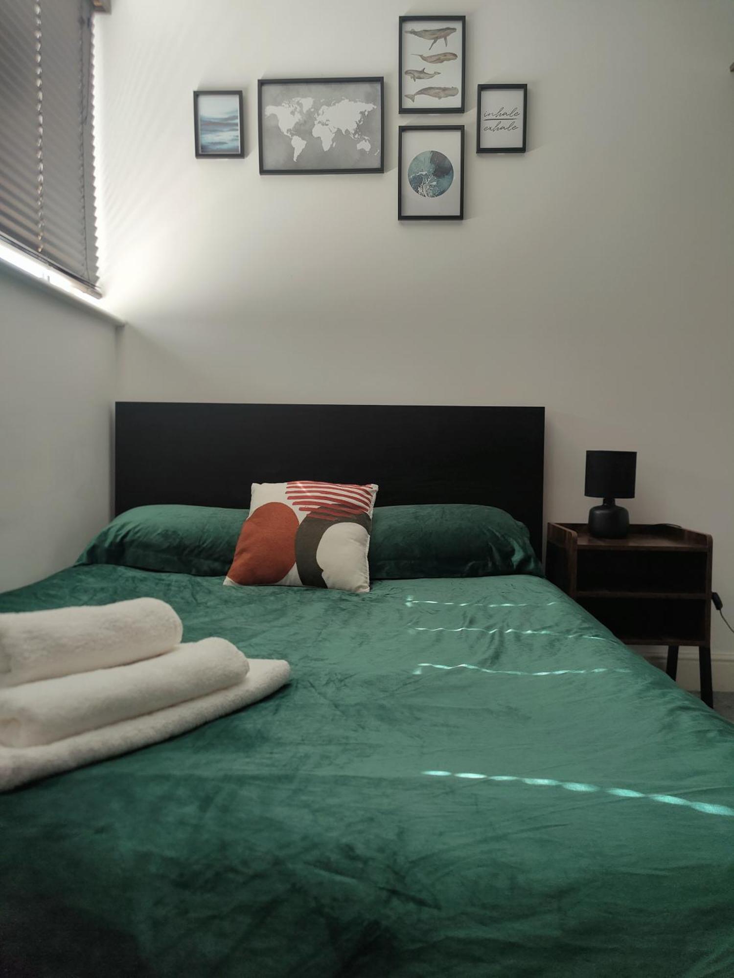 City Centered 2 Bed Serviced Apartment- Sherpa Homes Swindon Esterno foto